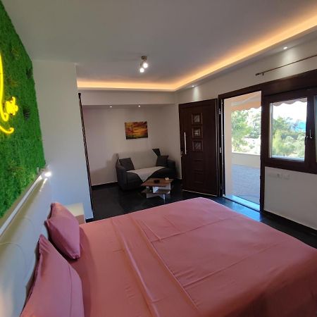 Theasis 4 Luxury Studio With Sea View Néos Marmarás Exterior foto