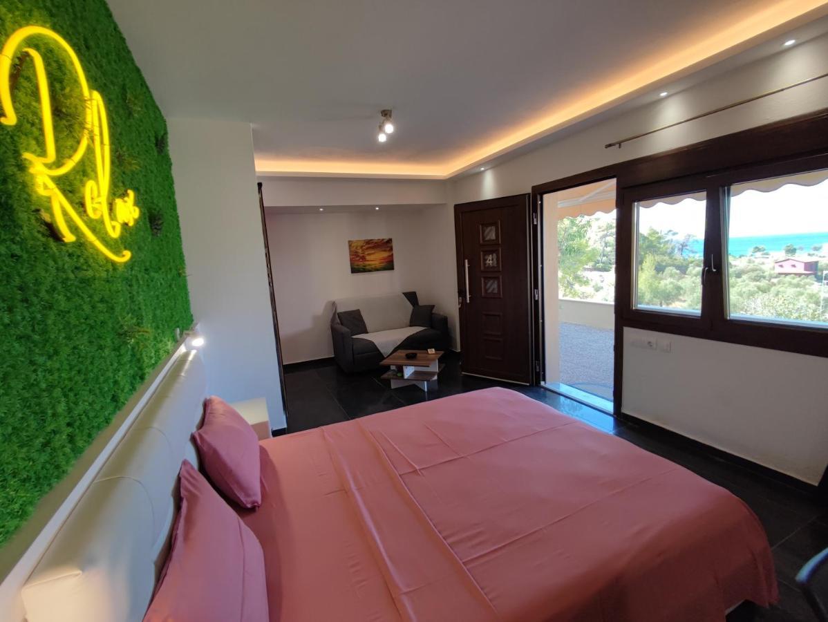 Theasis 4 Luxury Studio With Sea View Néos Marmarás Exterior foto